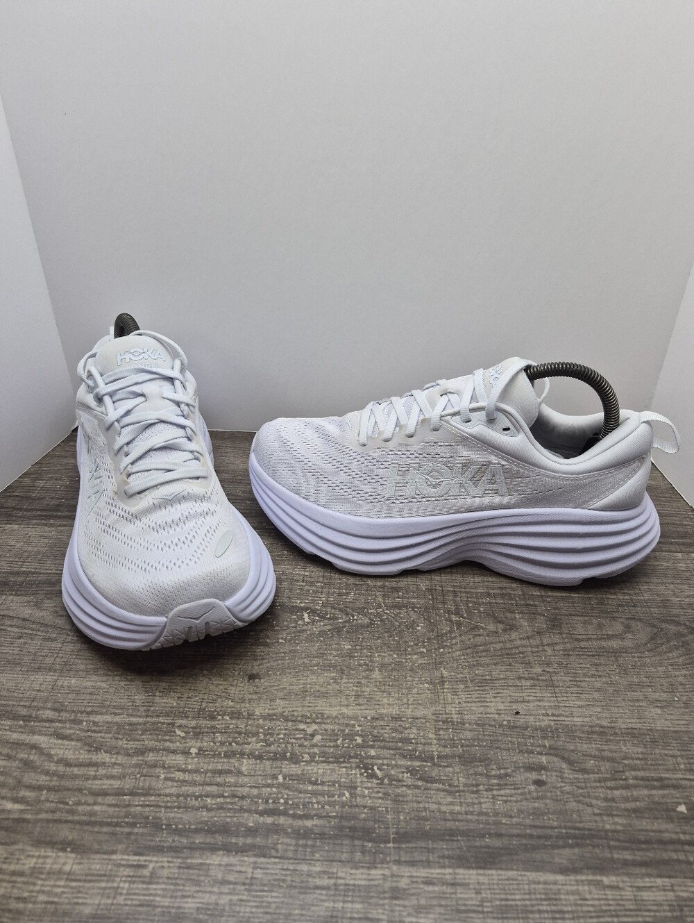 Hoka Bondi 8 Triple White Sneakers~Women’s 9 D Wide~Running Shoes Sneakers
